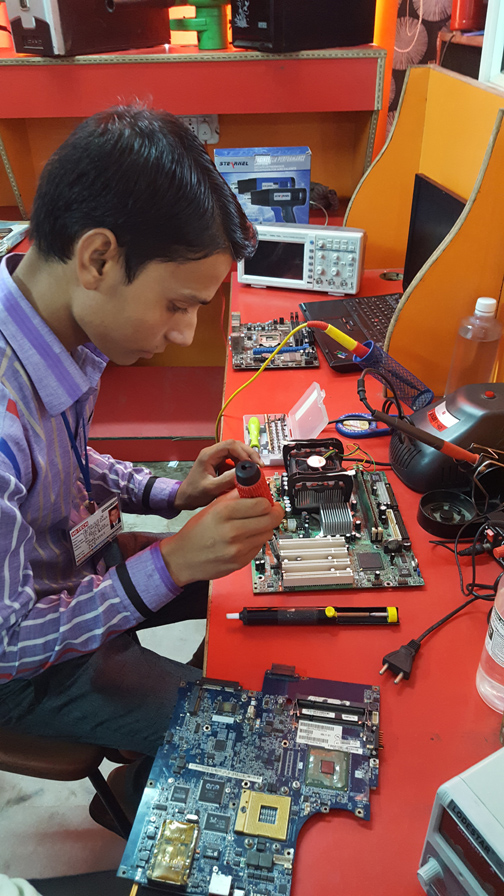 Institute Laptop Repairing Course in Laxmi Nagar Delhi